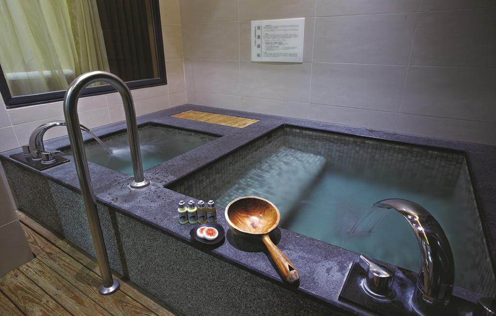The Sun Hot Spring & Resort Taichung Exteriör bild